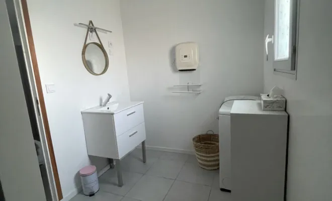 salle d'eau laurier Résidence Chez Dom’s, 4 gîtes, pour curistes ou vacanciers à Jonzac, LA MAJOR Conciergerie